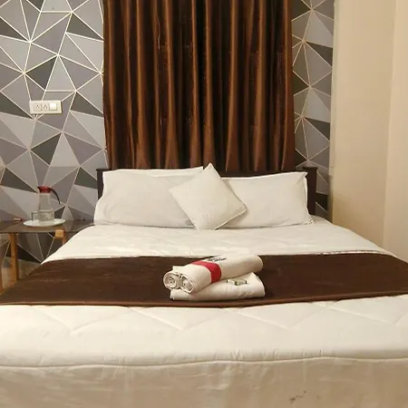 Cochin Hotel Inn Kochi Exterior photo