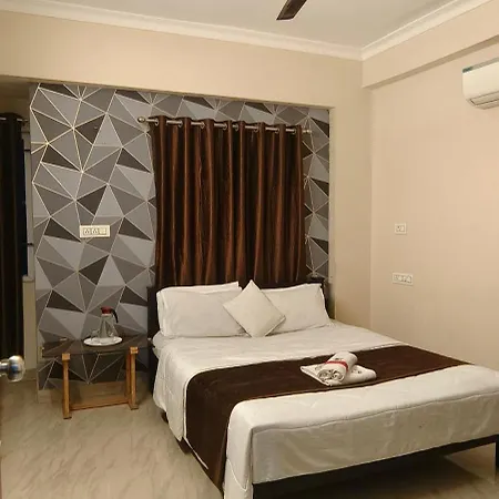 Cochin Hotel Inn Kochi Exterior photo