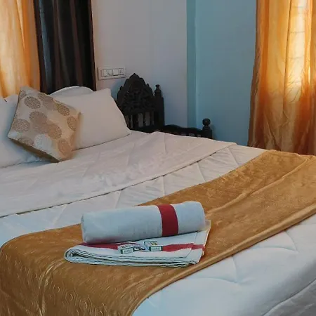 Cochin Hotel Inn Kochi Exterior photo