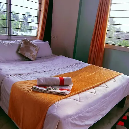Cochin Hotel Inn Kochi Exterior photo