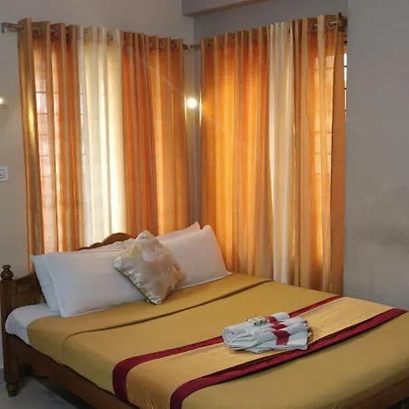 Cochin Hotel Inn Kochi Exterior photo