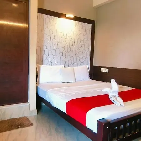 Cochin Hotel Inn Kochi Exterior photo